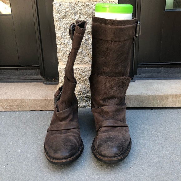 Vera Wang Lavender Collection leather boots - Picture 2 of 7